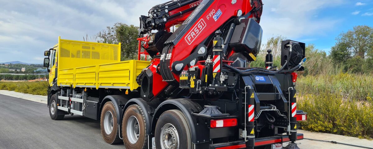 nueva grua marca fassi de transpiedra