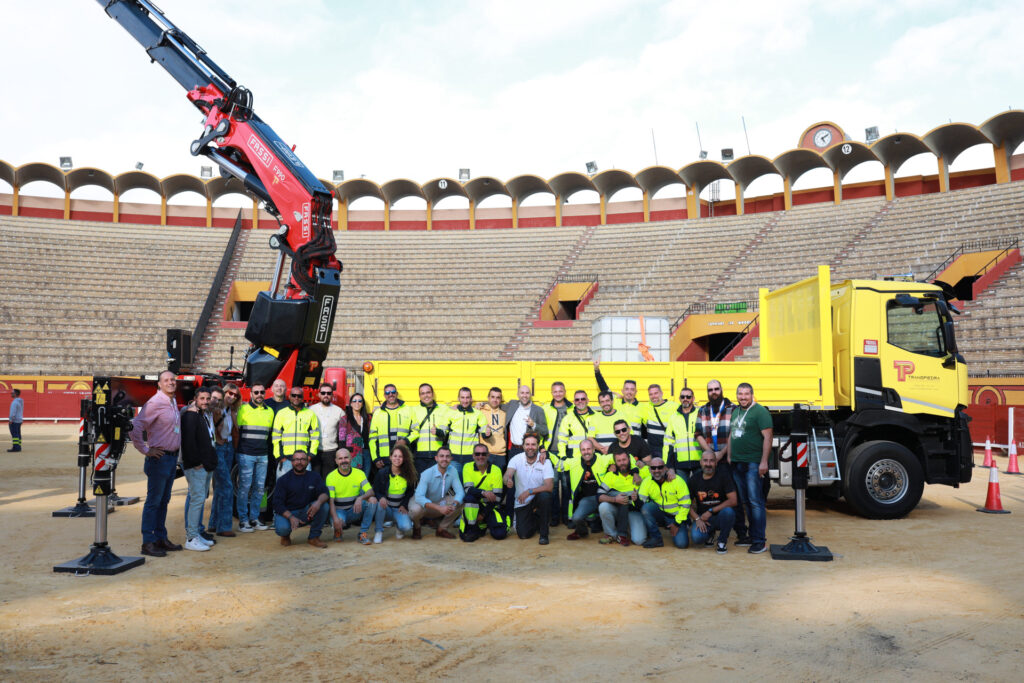 evento corporativo transpiedra nueva grua equipo